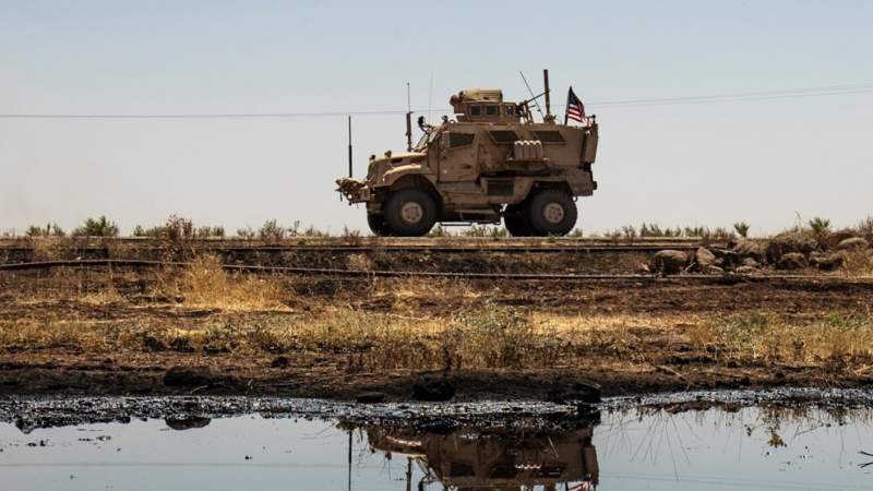 US Occupation Forces, SDF Militants Smuggle Crude Oil from Syria’s Hasakah to Northern Iraq