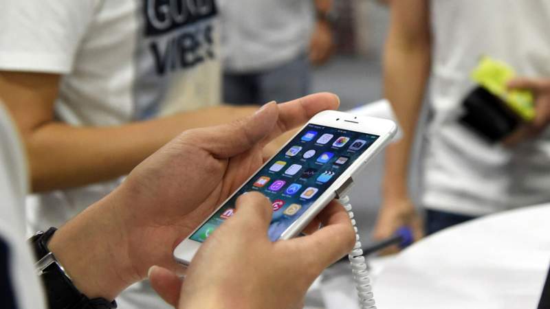 Iran Imposes Ban on Imports of Apple Phones: Report