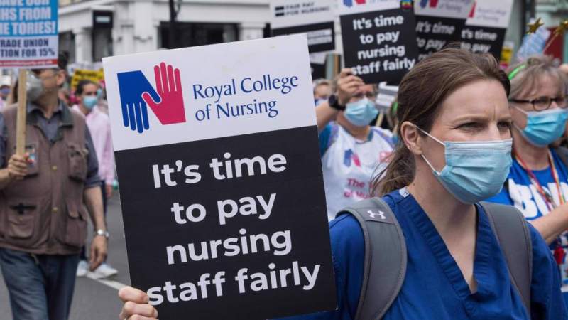 100,000 British Nurses Begin First Ever Strike Amid Dispute over Pay