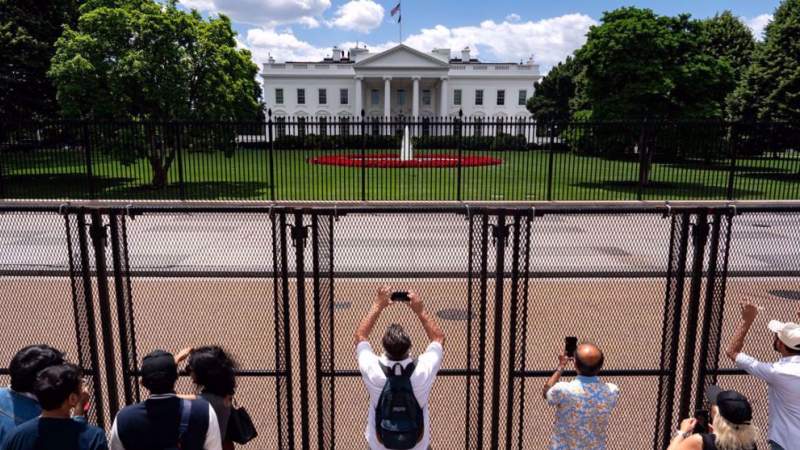 Pro-Palestine Protesters Surround White House Over Biden's Retreat on 'Red Line'