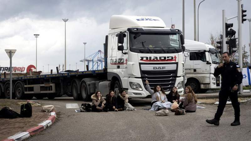 Israeli Settlers Attack Jordanian Aid Convoys Heading to Gaza