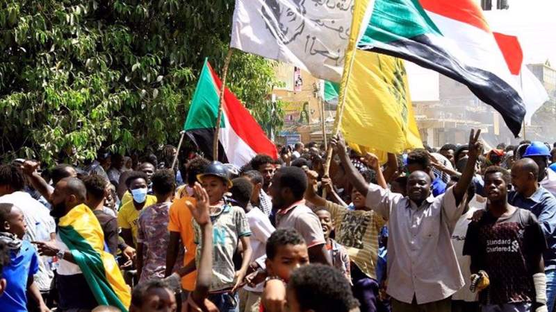 Demonstrators March Across Sudan Against Military Rule, Economic Woes