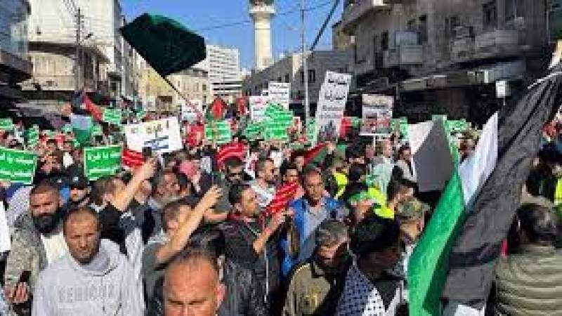 Hundreds of Jordanians Rally in Support of Palestinians in Gaza