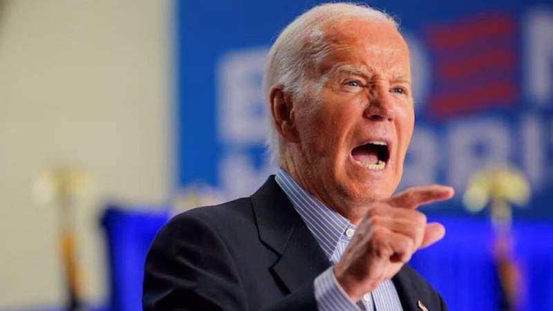  Biden Vows to Fight on Despite Mounting Democratic Calls to Quit Presidential Race 