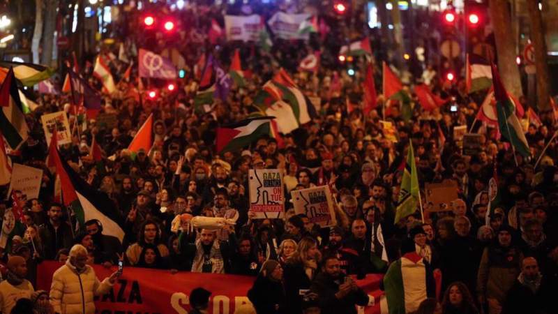 Hundreds Rally in Paris Against Pro-Israel Gala Organized by Far-Right Figures