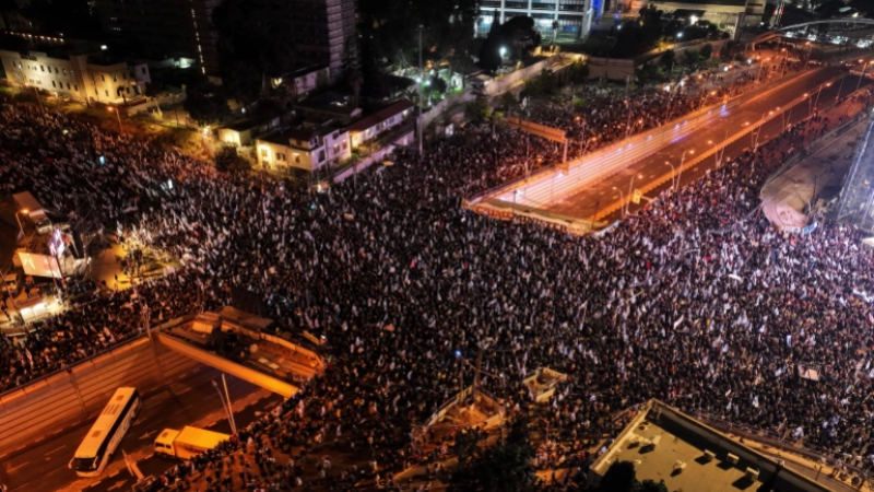Thousands Rage Against Netanyahu's 'Legal Reforms' for 10th Straight Week
