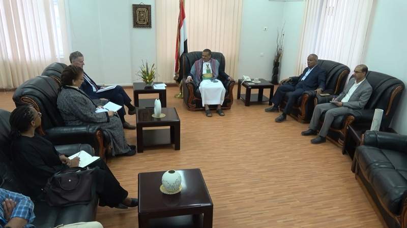 Minister of Transport Demands Stop Siege Imposed on Port of Hodeidah