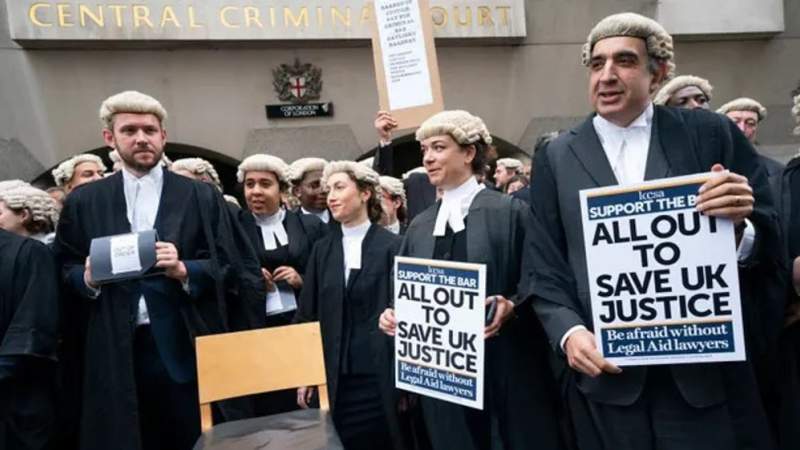 Criminal Lawyers in England and Wales to Go on All-Out Strike Over Pay