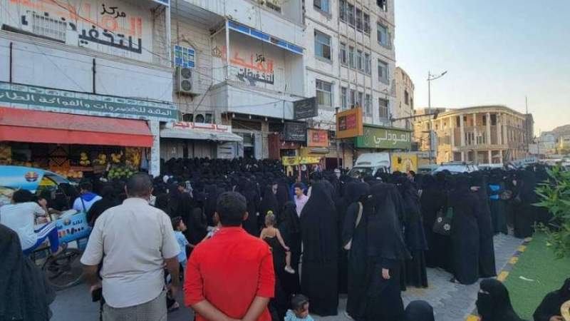 Economic Crisis Hits Aden as Currency Depreciates, Prices Soar