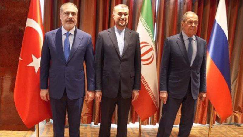 Iranian, Russian, Turkish FMs Meet in New York to Discuss Syria Crisis