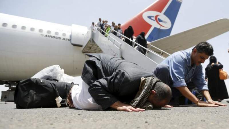 Yemenis Dying While Waiting for 1st Flight of UN-sponsored Truce from Sana'a Airport