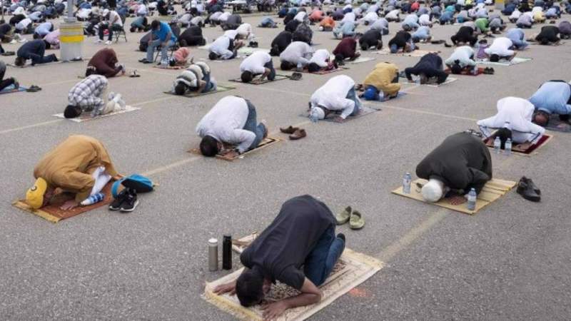 Muslim Organizations File Lawsuit over Canadian School Prayer Ban
