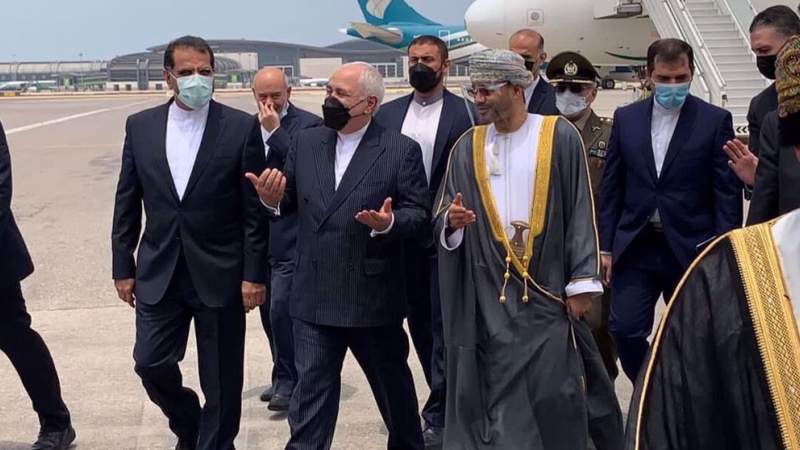 Zarif in Oman for Talks on Tilateral Ties, Regional Issues after Qatar, Iraq Visits